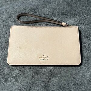 Kate spade light pink wristlet -great condition